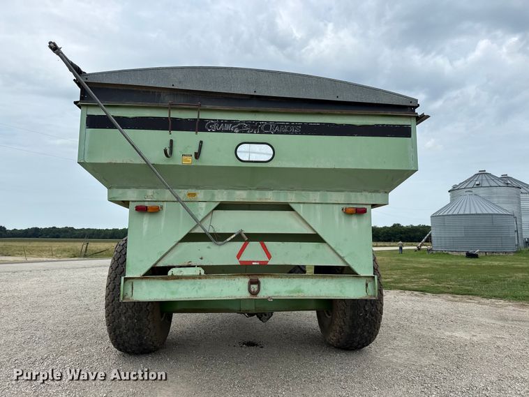 image for item EV6044 Parker 675 grain cart