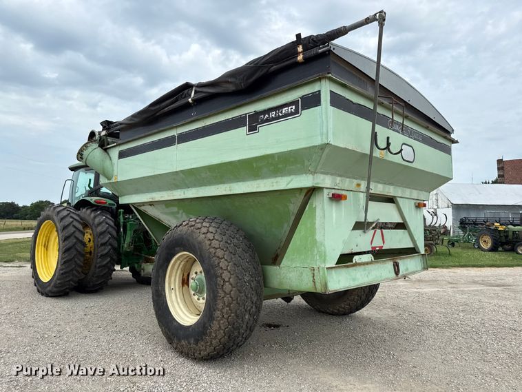 image for item EV6044 Parker 675 grain cart