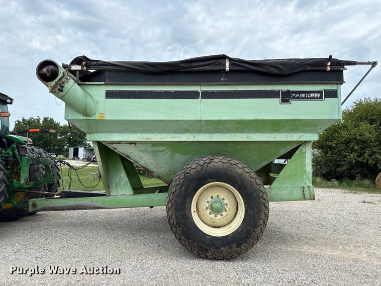 image for item EV6044 Parker 675 grain cart