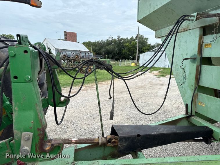 image for item EV6044 Parker 675 grain cart
