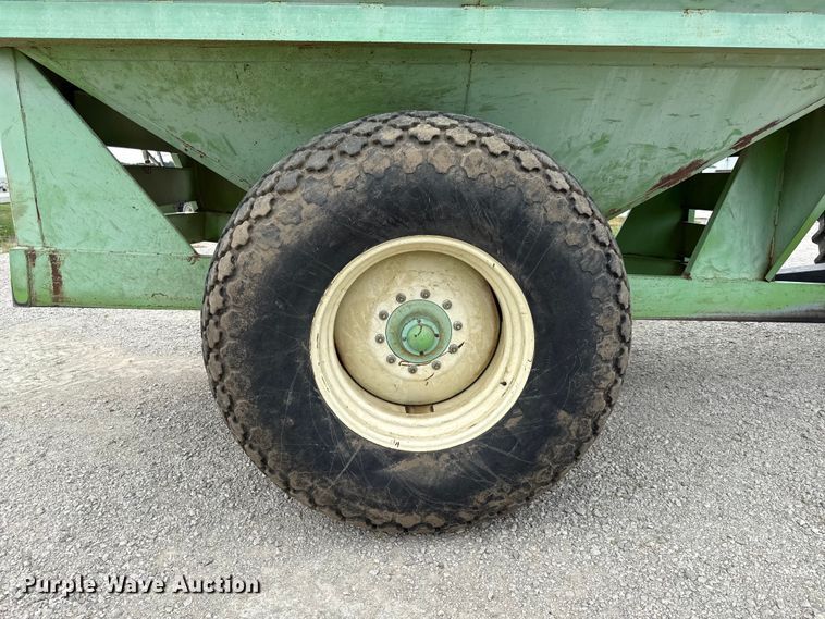 image for item EV6044 Parker 675 grain cart