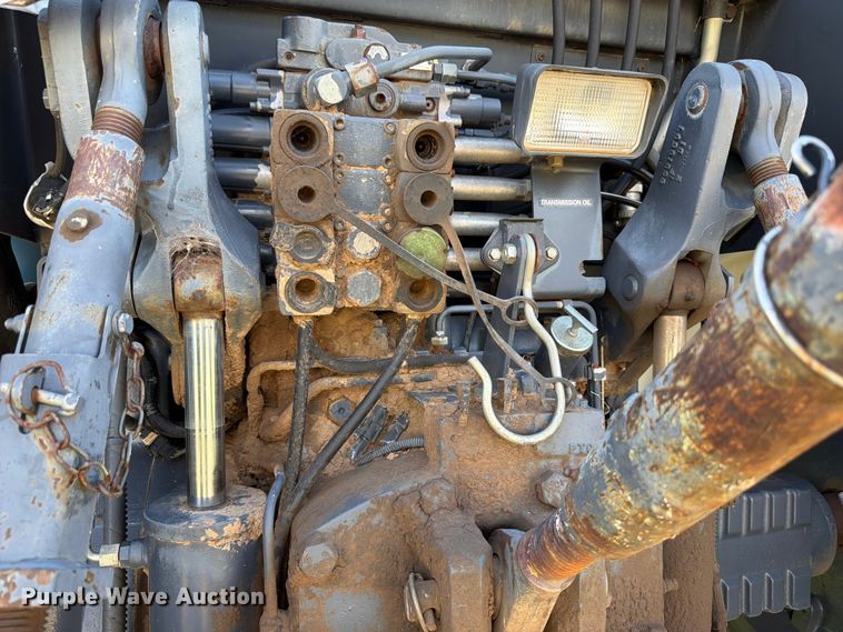 image for item EW1044 1997 New Holland 8870 MFWD tractor