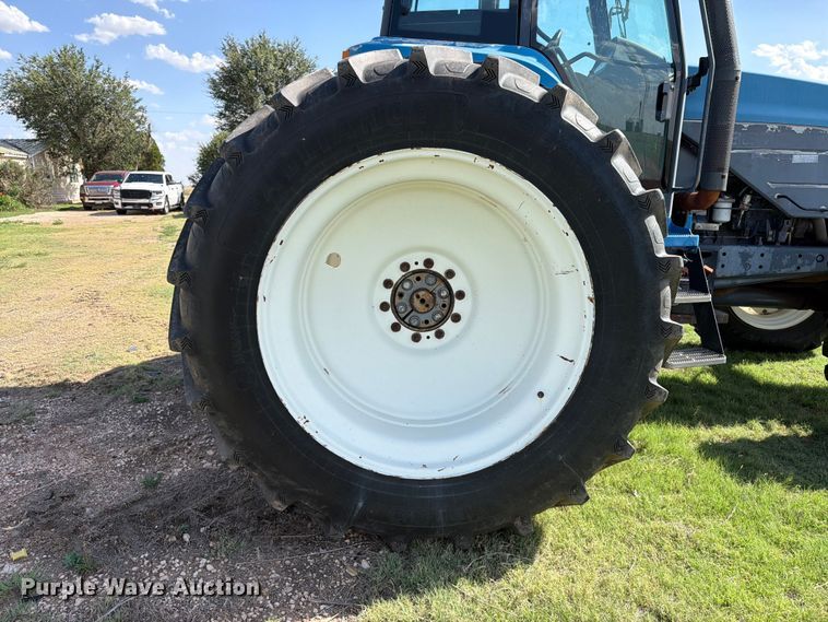 image for item EW1044 1997 New Holland 8870 MFWD tractor