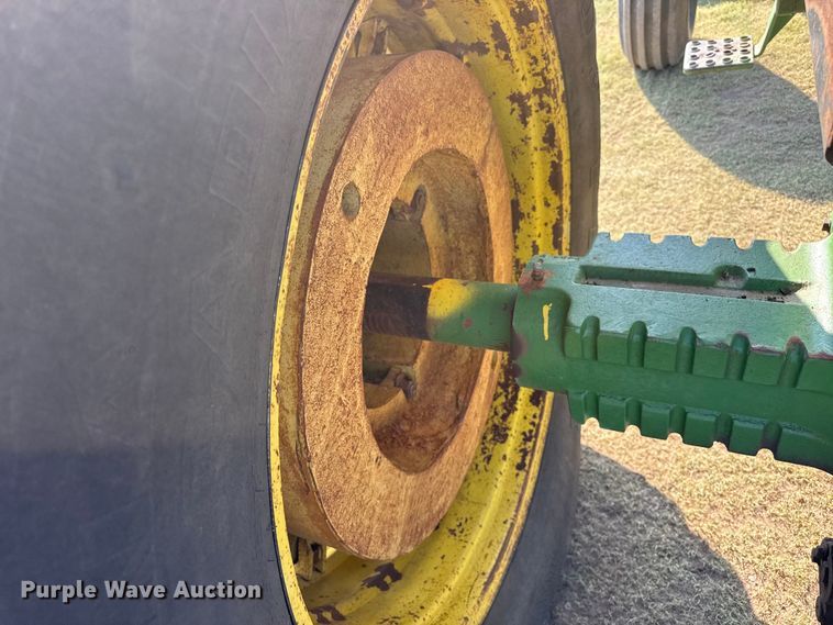 image for item EW4048 1979 John Deere 4640 tractor