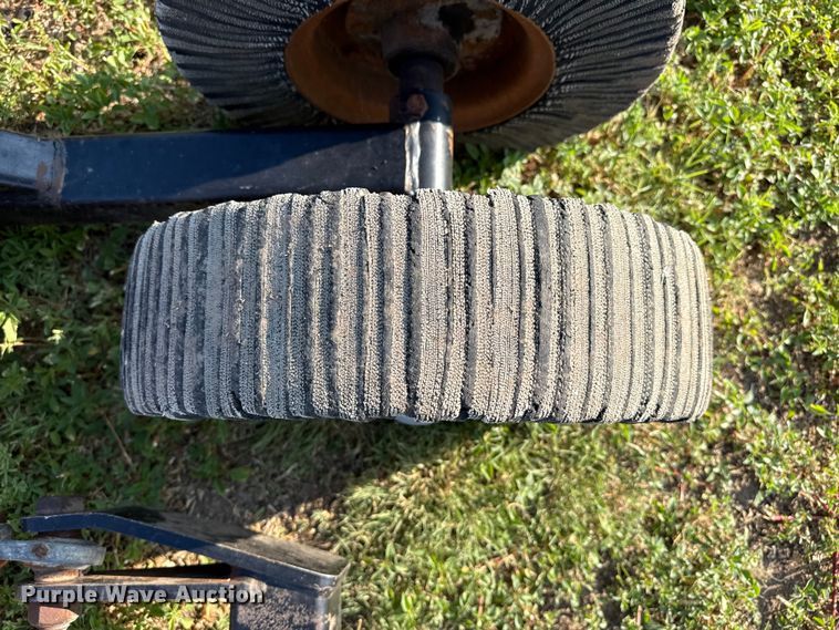 image for item EW4050 2002 Land Pride RCM5015 batwing rotary mower