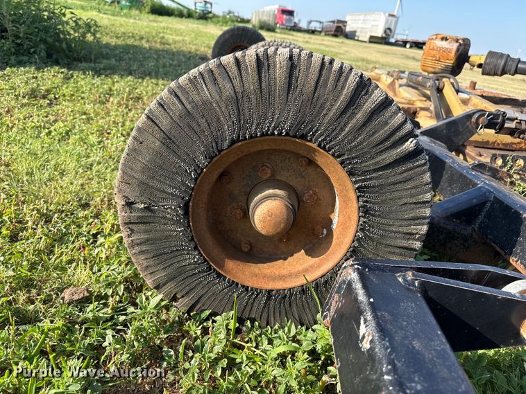 image for item EW4050 2002 Land Pride RCM5015 batwing rotary mower