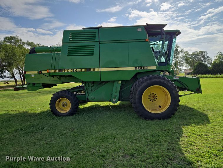 image for item EW8508 1994 John Deere 9600 combine