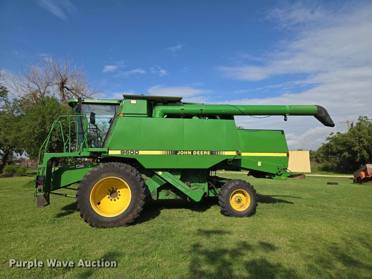image for item EW8508 1994 John Deere 9600 combine