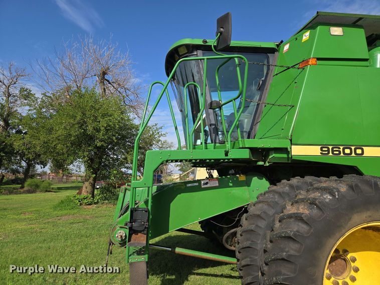image for item EW8508 1994 John Deere 9600 combine