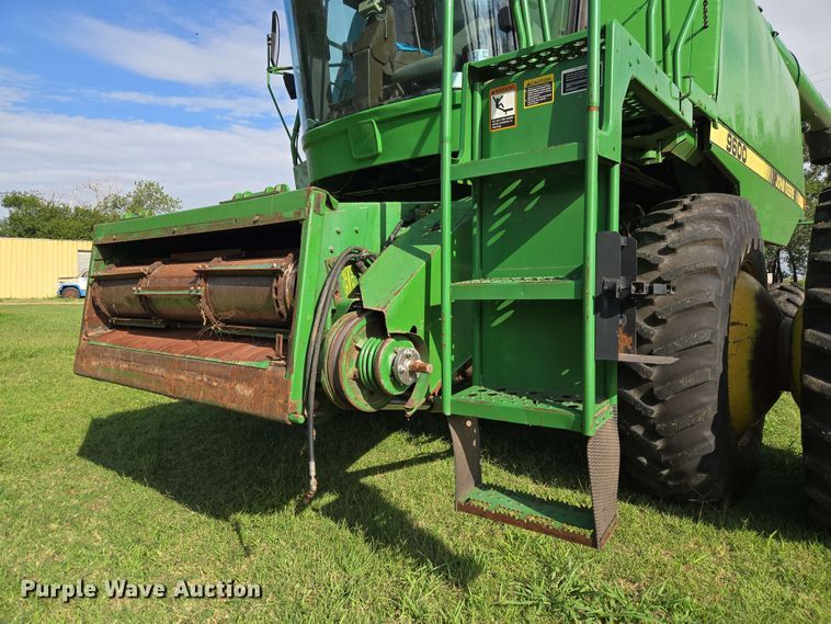 image for item EW8508 1994 John Deere 9600 combine