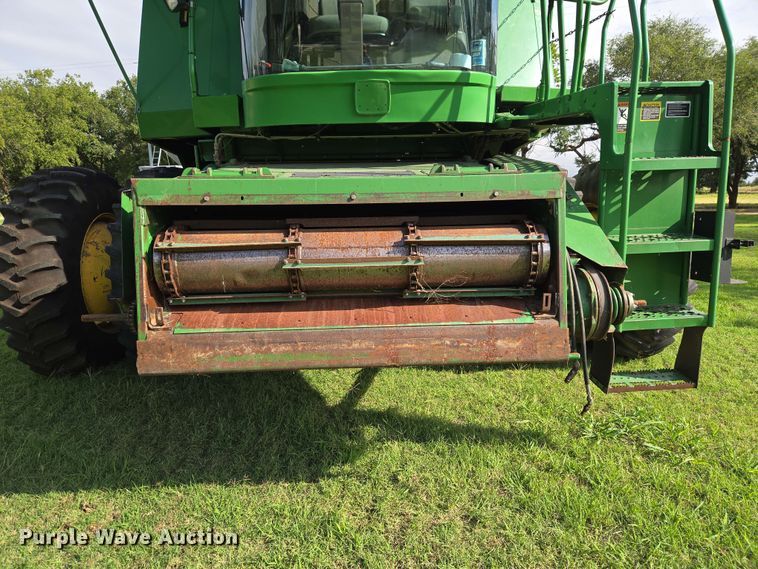 image for item EW8508 1994 John Deere 9600 combine