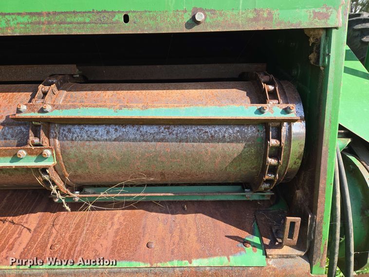 image for item EW8508 1994 John Deere 9600 combine