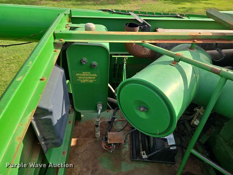 image for item EW8508 1994 John Deere 9600 combine