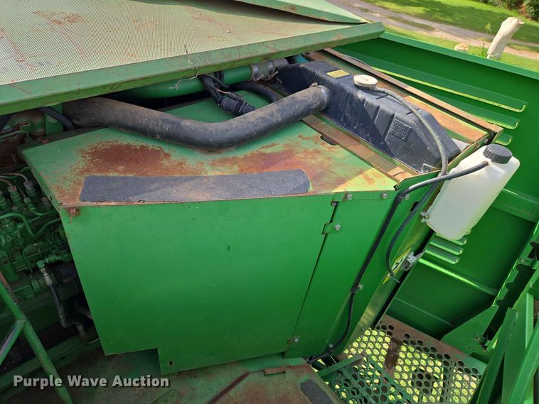 image for item EW8508 1994 John Deere 9600 combine