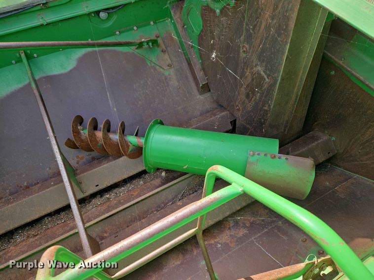 image for item EW8508 1994 John Deere 9600 combine