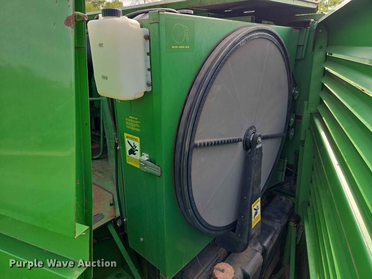 image for item EW8508 1994 John Deere 9600 combine