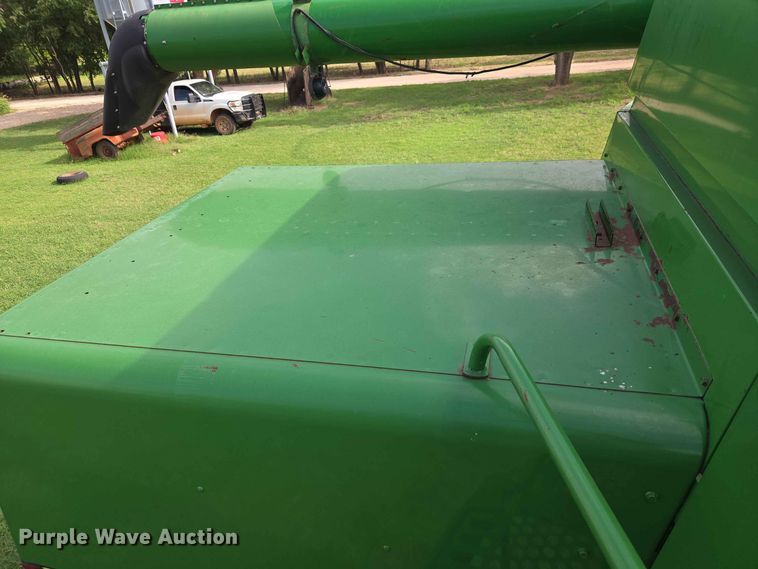 image for item EW8508 1994 John Deere 9600 combine