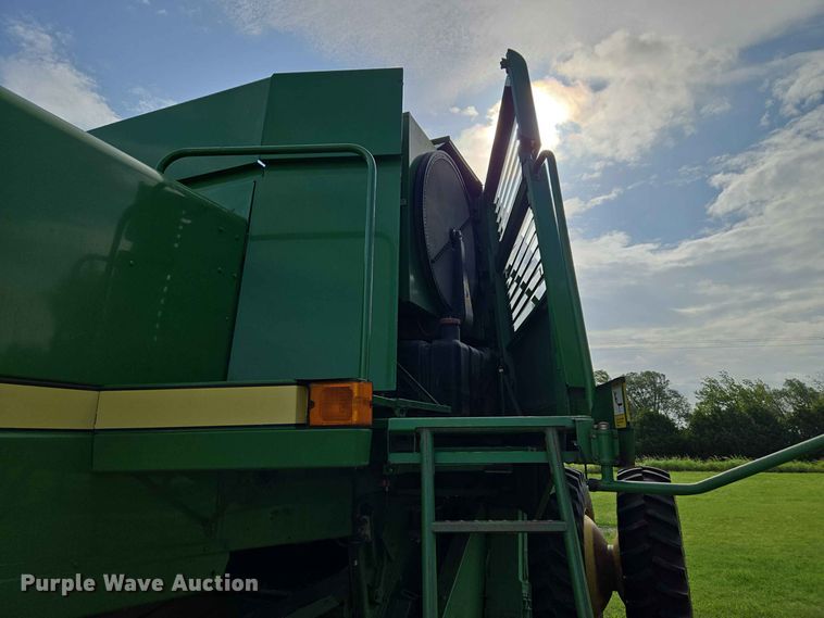 image for item EW8508 1994 John Deere 9600 combine
