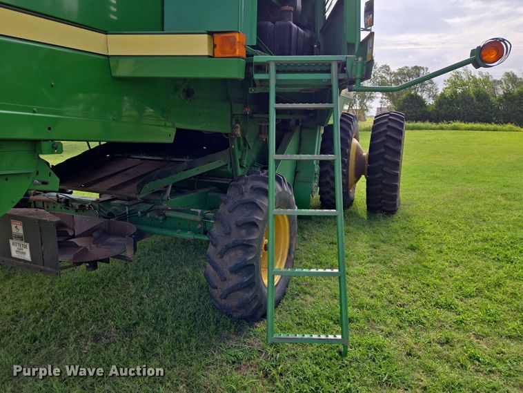 image for item EW8508 1994 John Deere 9600 combine