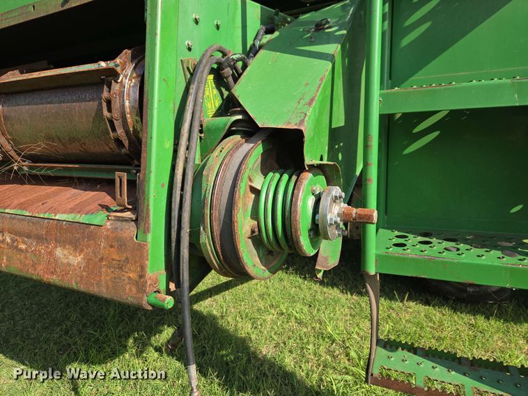 image for item EW8508 1994 John Deere 9600 combine