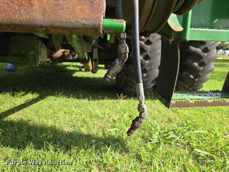 image for item EW8508 1994 John Deere 9600 combine