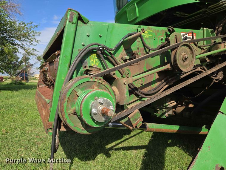 image for item EW8508 1994 John Deere 9600 combine