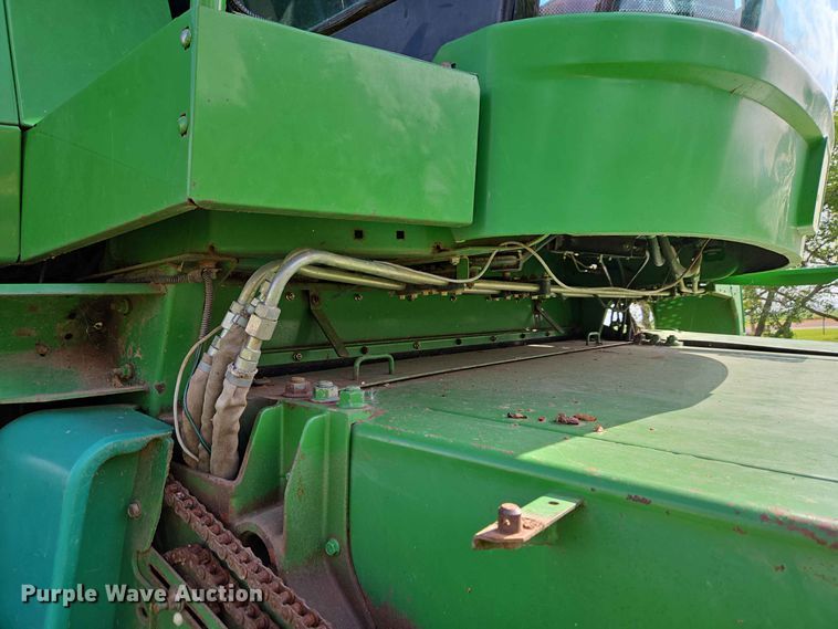 image for item EW8508 1994 John Deere 9600 combine