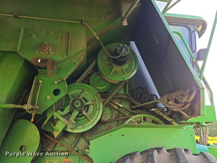 image for item EW8508 1994 John Deere 9600 combine