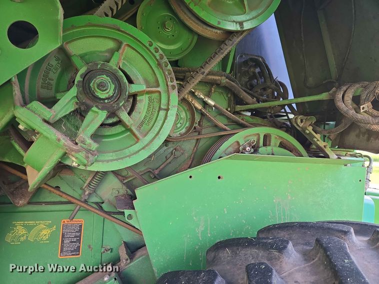 image for item EW8508 1994 John Deere 9600 combine