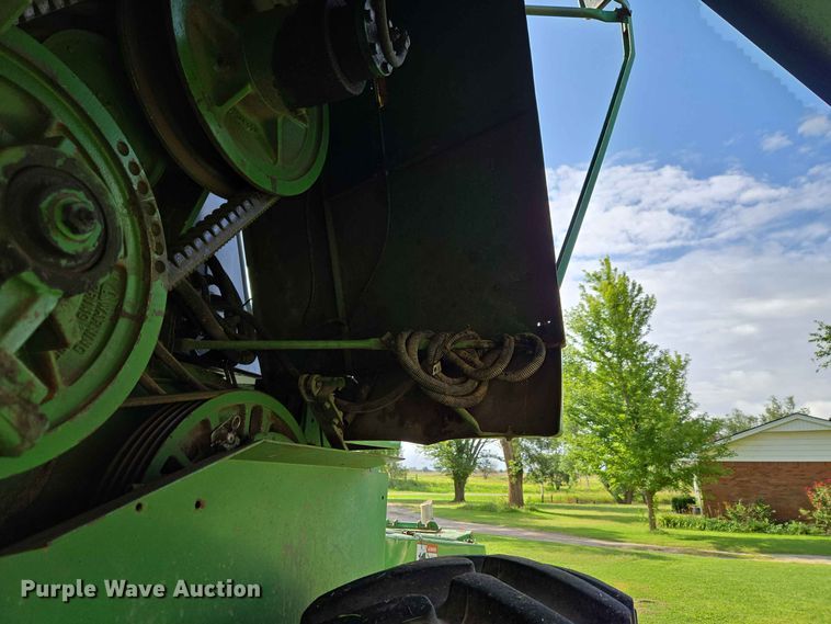 image for item EW8508 1994 John Deere 9600 combine