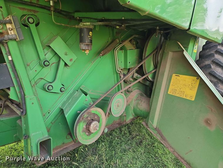 image for item EW8508 1994 John Deere 9600 combine