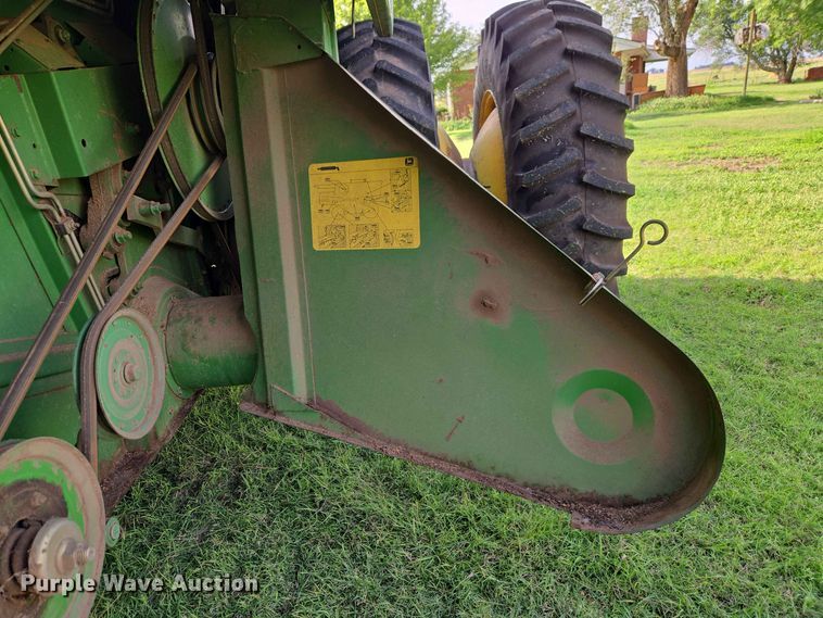 image for item EW8508 1994 John Deere 9600 combine