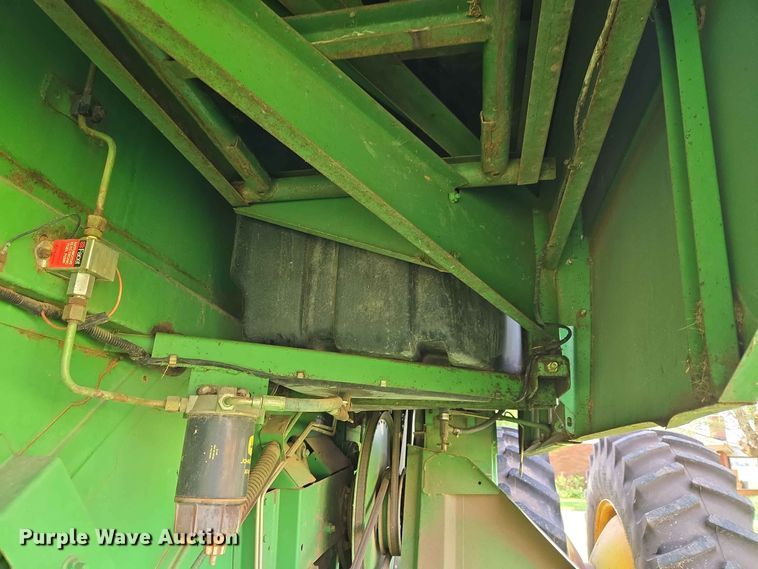 image for item EW8508 1994 John Deere 9600 combine