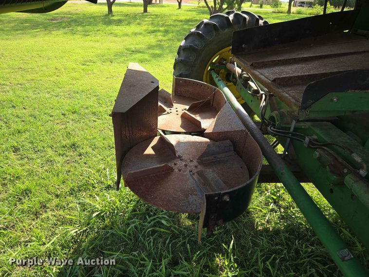 image for item EW8508 1994 John Deere 9600 combine