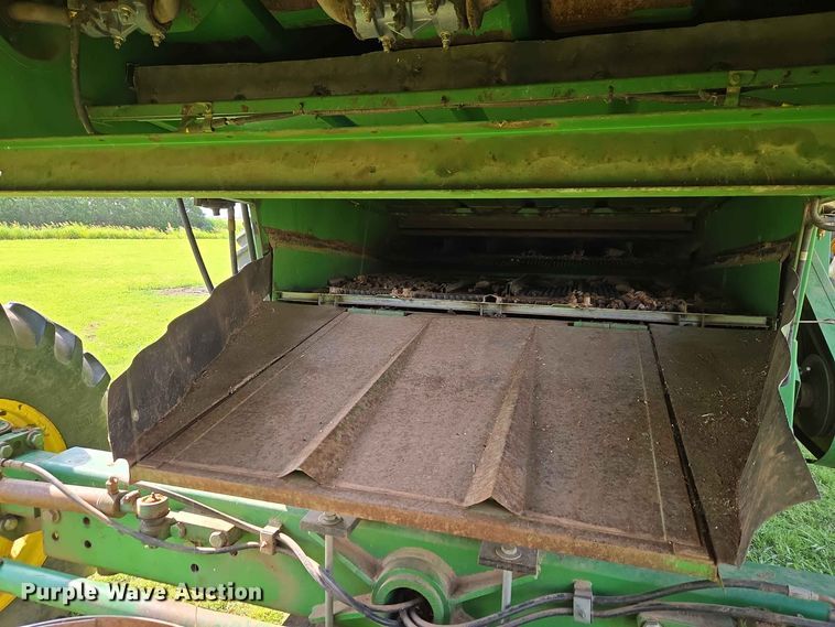 image for item EW8508 1994 John Deere 9600 combine
