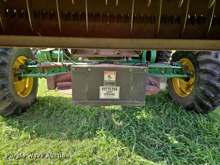 image for item EW8508 1994 John Deere 9600 combine