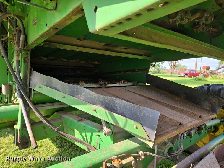 image for item EW8508 1994 John Deere 9600 combine