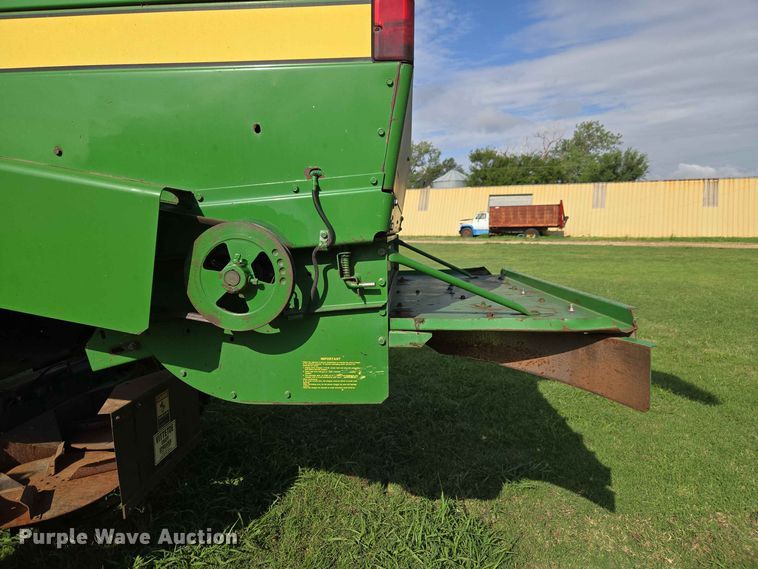 image for item EW8508 1994 John Deere 9600 combine