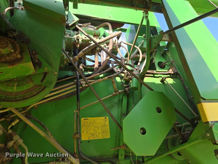 image for item EW8508 1994 John Deere 9600 combine