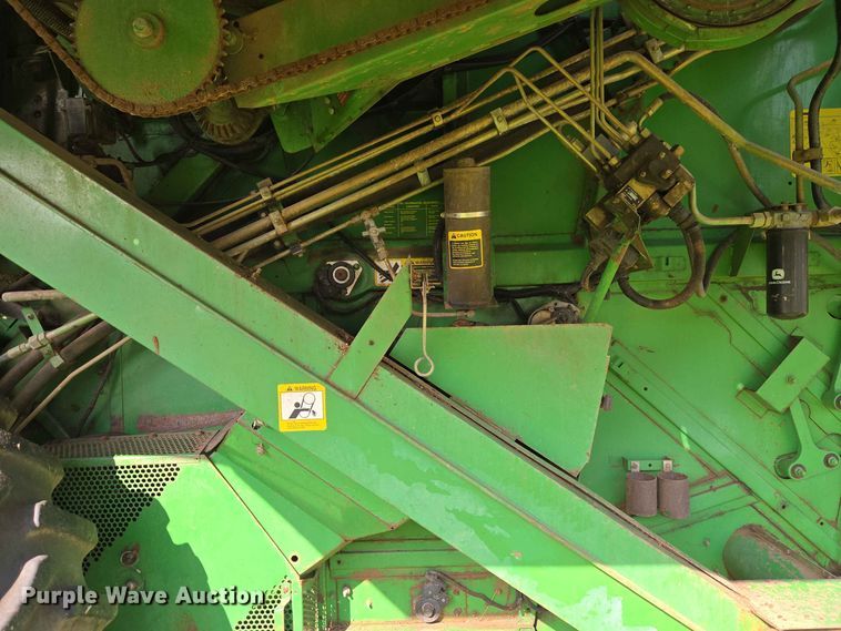 image for item EW8508 1994 John Deere 9600 combine