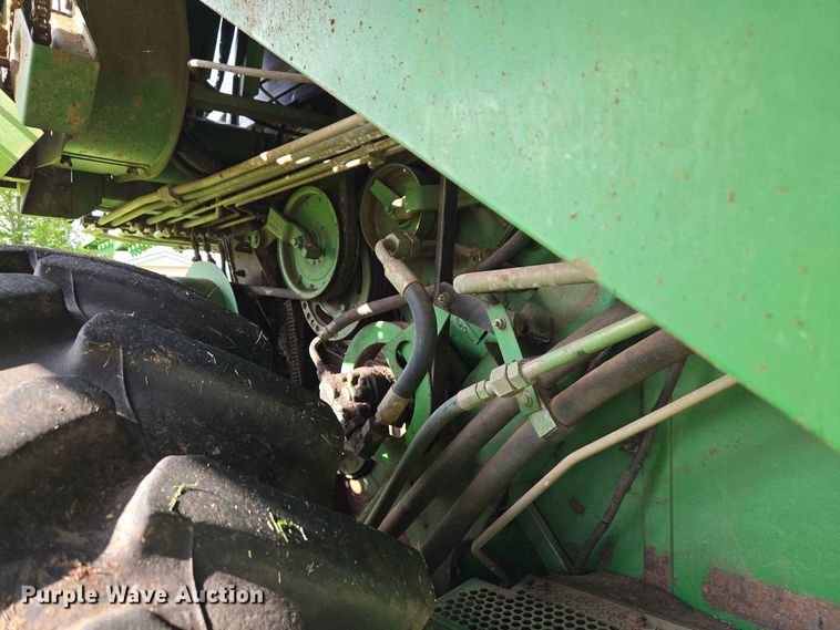 image for item EW8508 1994 John Deere 9600 combine