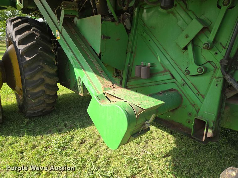 image for item EW8508 1994 John Deere 9600 combine