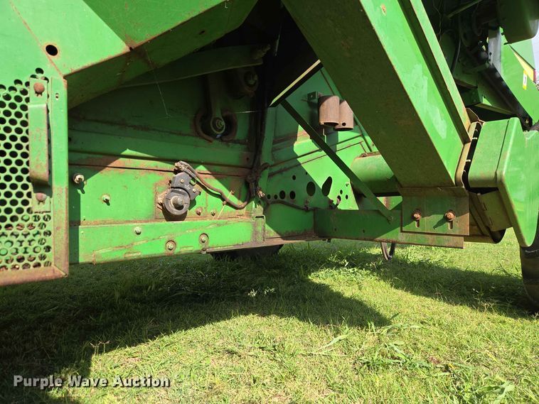 image for item EW8508 1994 John Deere 9600 combine