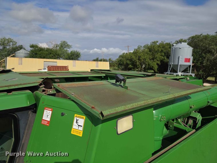 image for item EW8508 1994 John Deere 9600 combine