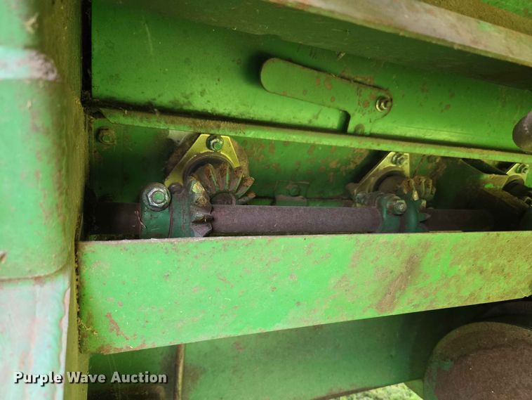 image for item EW8508 1994 John Deere 9600 combine