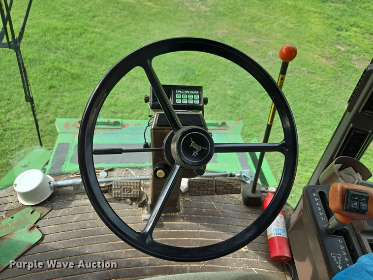 image for item EW8508 1994 John Deere 9600 combine