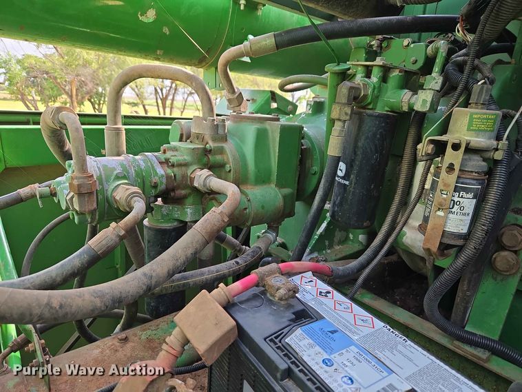 image for item EW8508 1994 John Deere 9600 combine