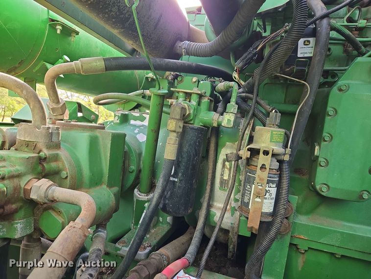 image for item EW8508 1994 John Deere 9600 combine
