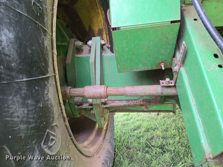 image for item EW8508 1994 John Deere 9600 combine