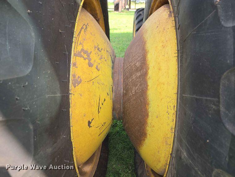 image for item EW8508 1994 John Deere 9600 combine